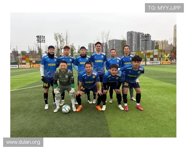 共话足球友谊：如何通过足球赛事传递友谊与合作的正能量，打造和谐体育环境