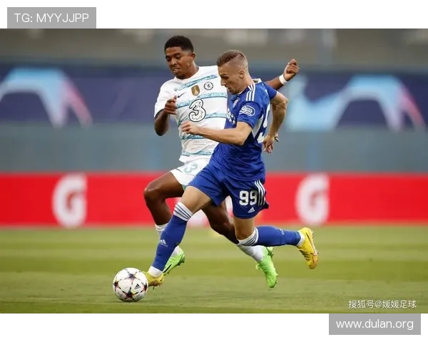 利用网络平台与足球友人共同参与线上赛事提升竞技水平和友谊的实用建议